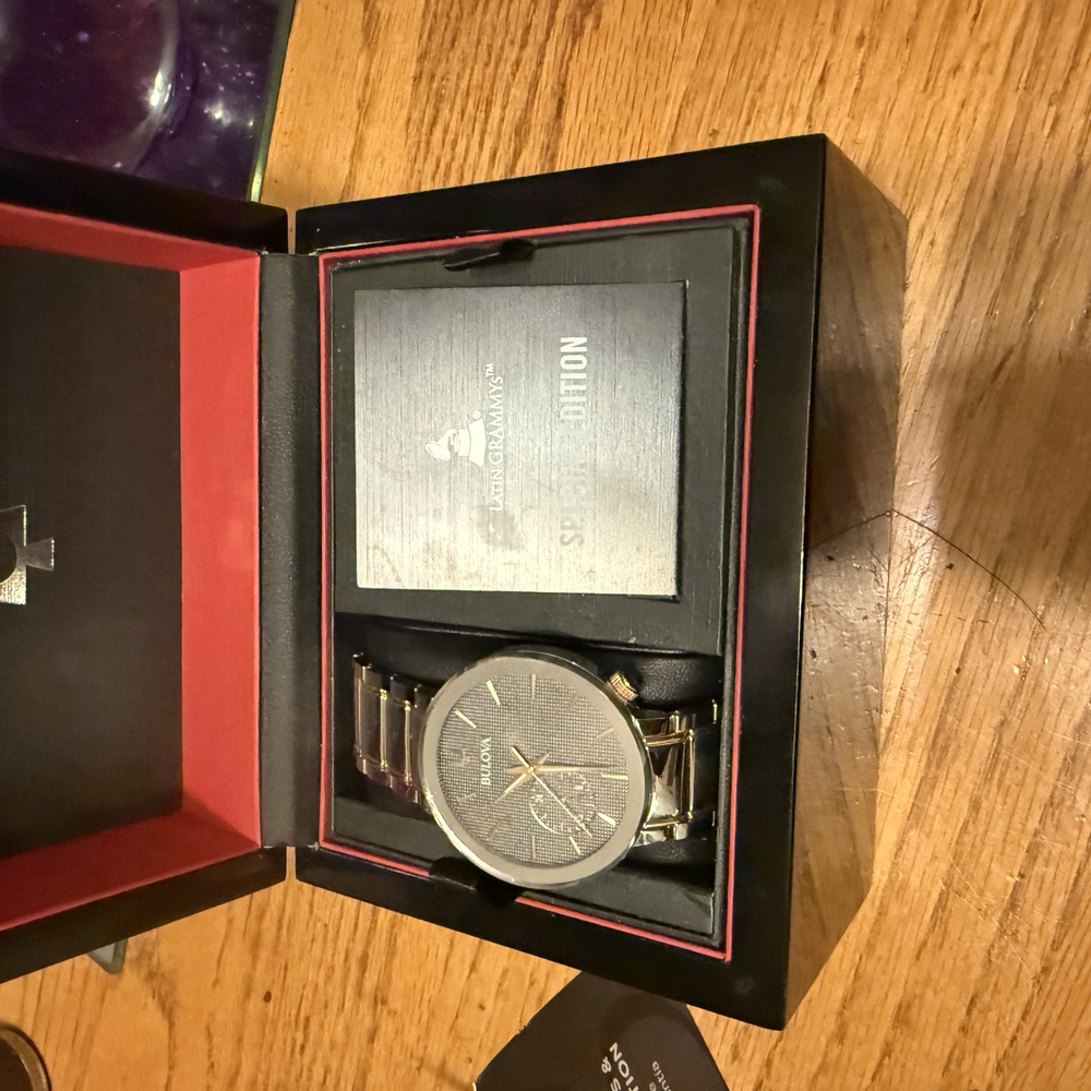 Nixon Silver and Black Watch Classic Design